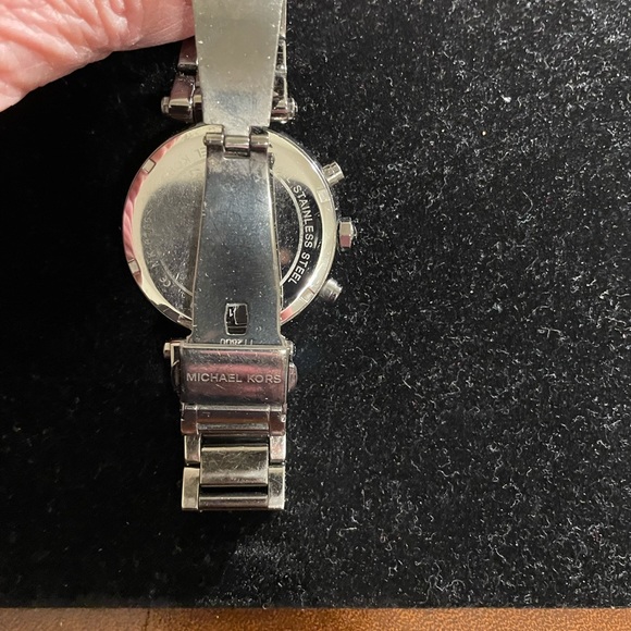 Michael Kors Watch,Womans - Picture 3 of 5